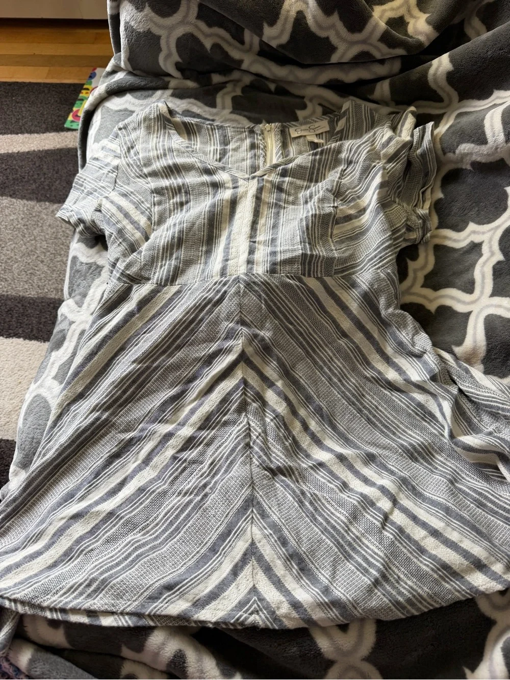 Striped V-Neck Short Sleeve Wrap dress / shirt in Gray and White maternity